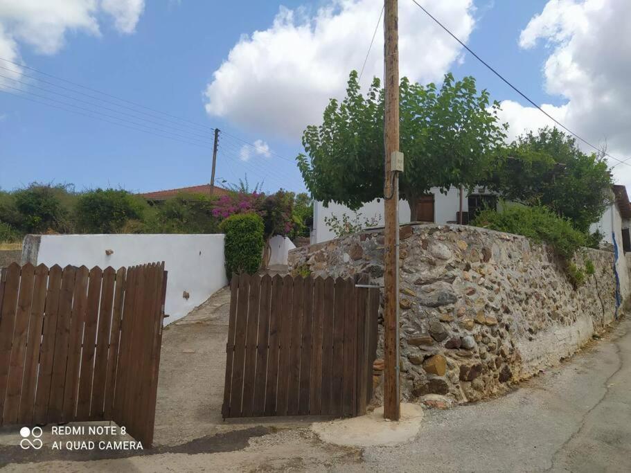 Afrodite'S House-Restaurated Oil Factory Agia  외부 사진