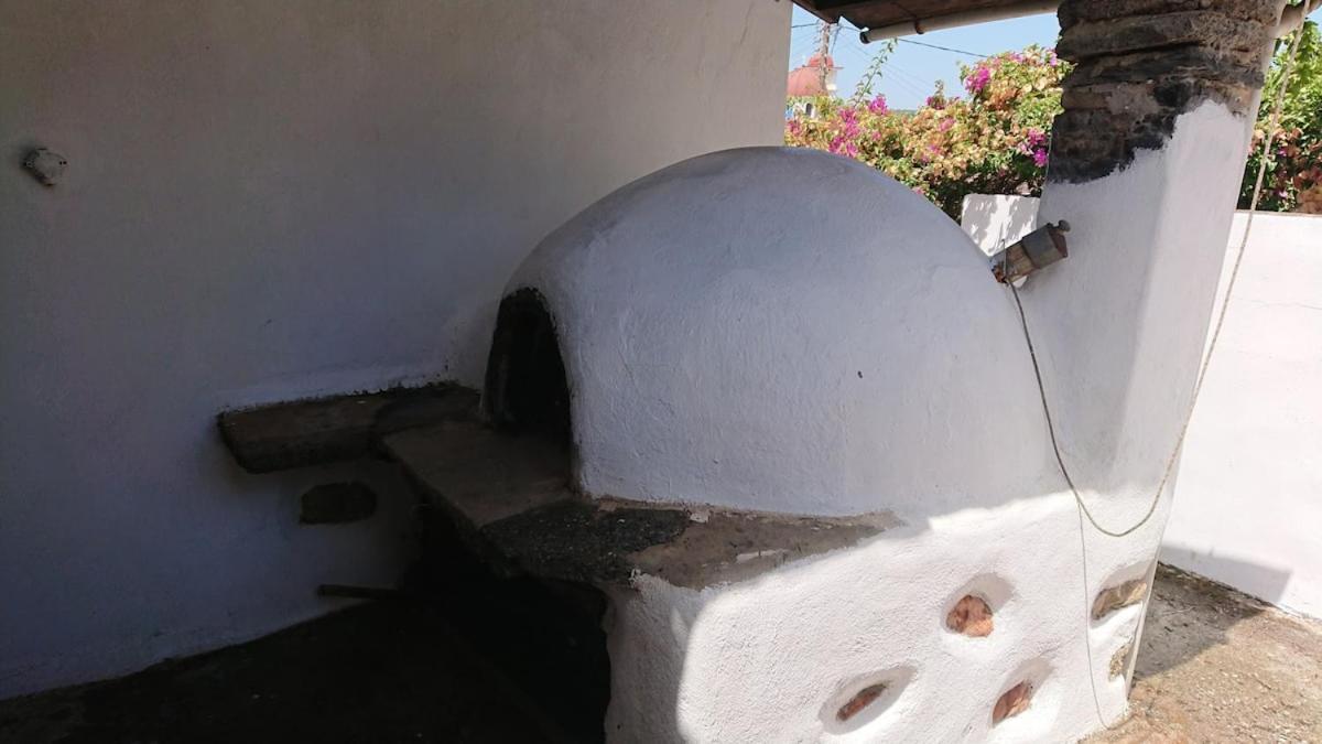 Afrodite'S House-Restaurated Oil Factory Agia  외부 사진